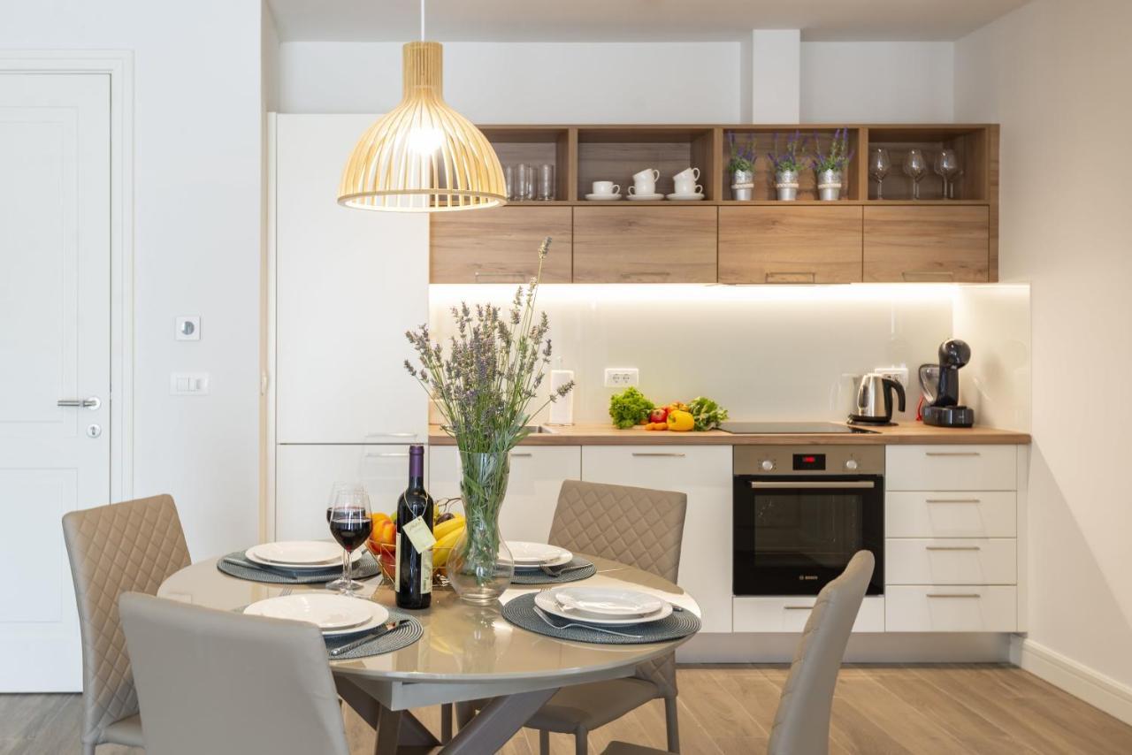 Lustica Apartments Central 티바트 외부 사진
