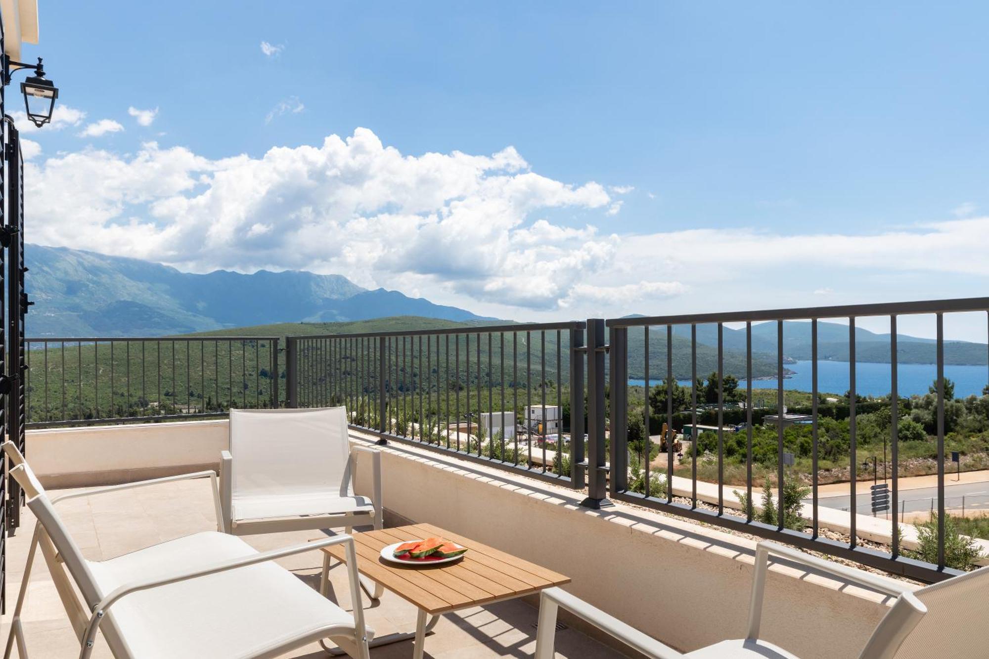 Lustica Apartments Central 티바트 외부 사진